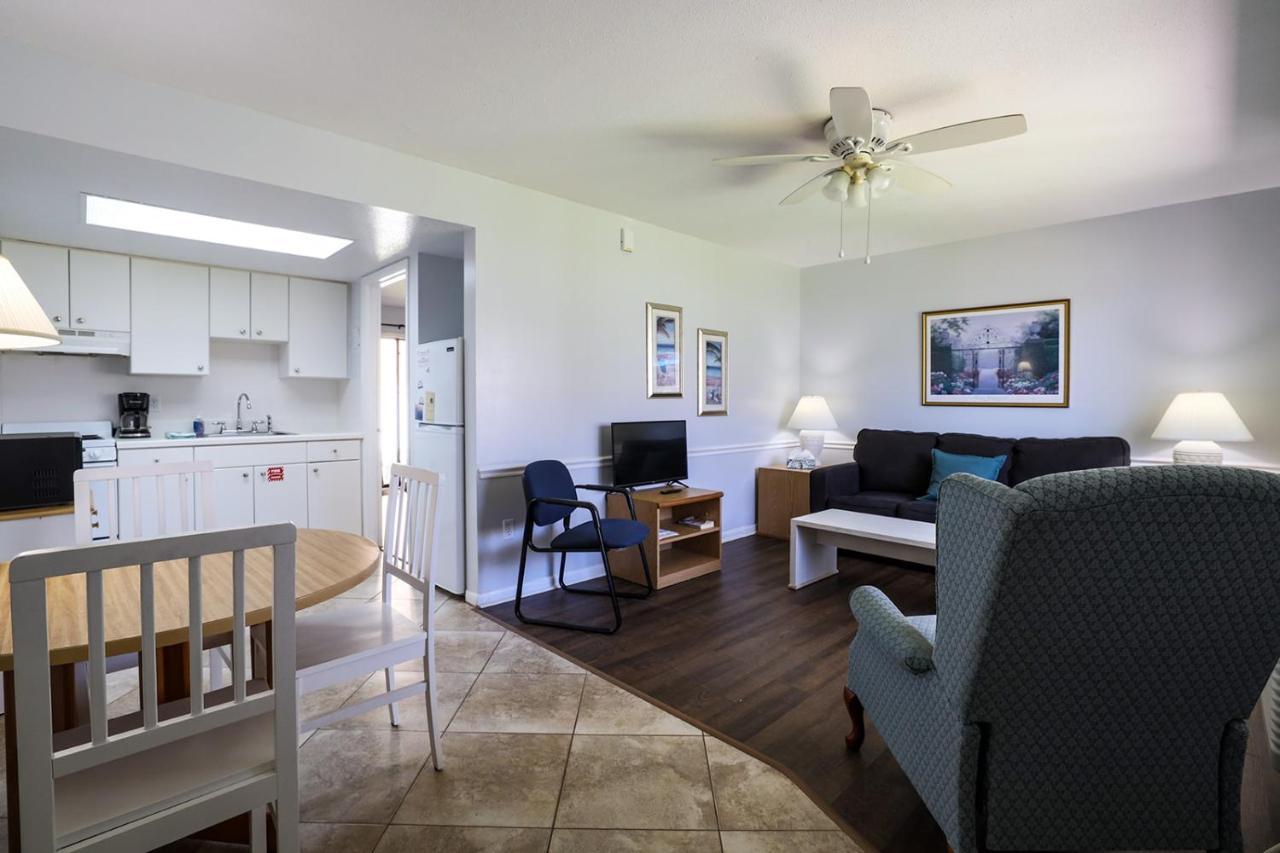 Coastal Waters Hotell New Smyrna Beach Exteriör bild