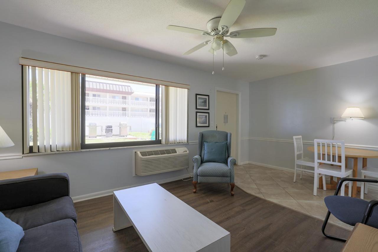 Coastal Waters Hotell New Smyrna Beach Exteriör bild